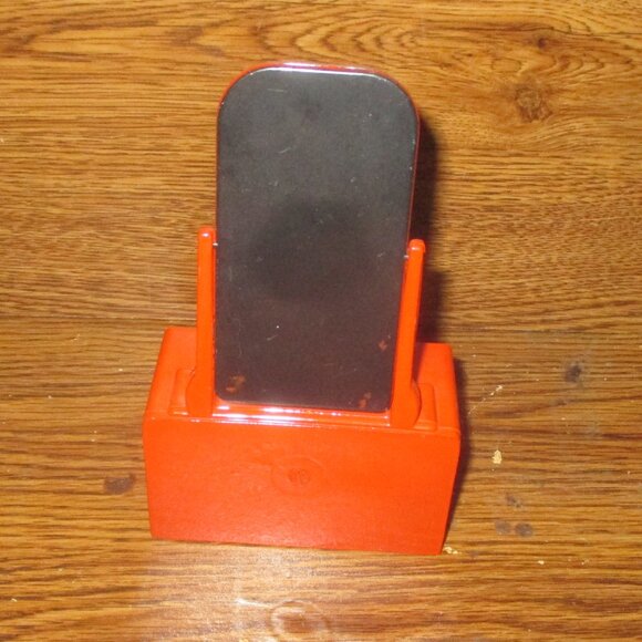 Dollhouse Furniture 2 piece set of Bedroom Furniture Plastic and Wooden Set 2 - Picture 7 of 13